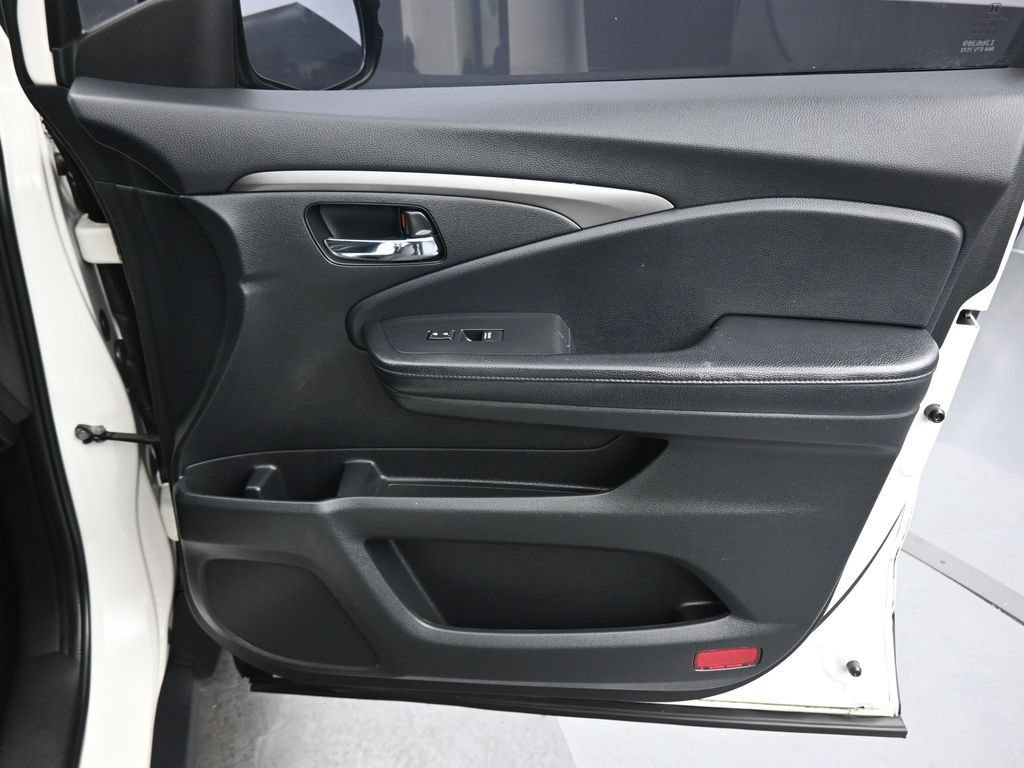 Used 2019 Honda Pilot LX image 47