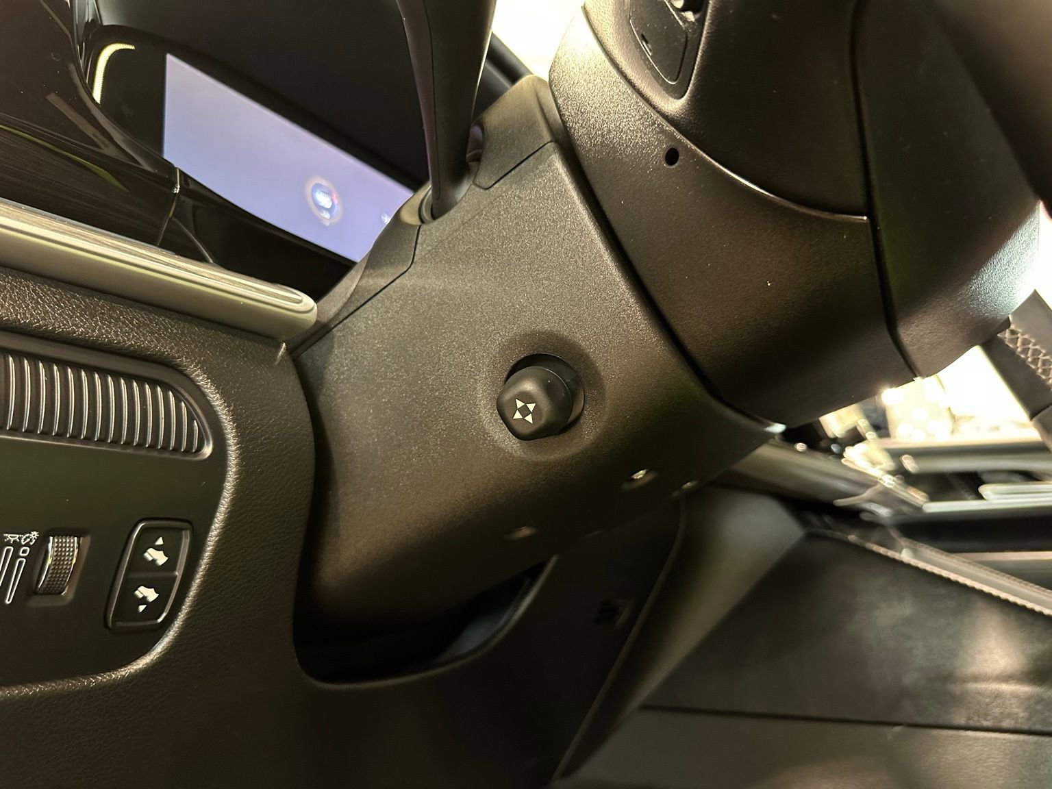 Used 2023 Jeep Wagoneer Series III w/ Preferred Equipment Group image 22