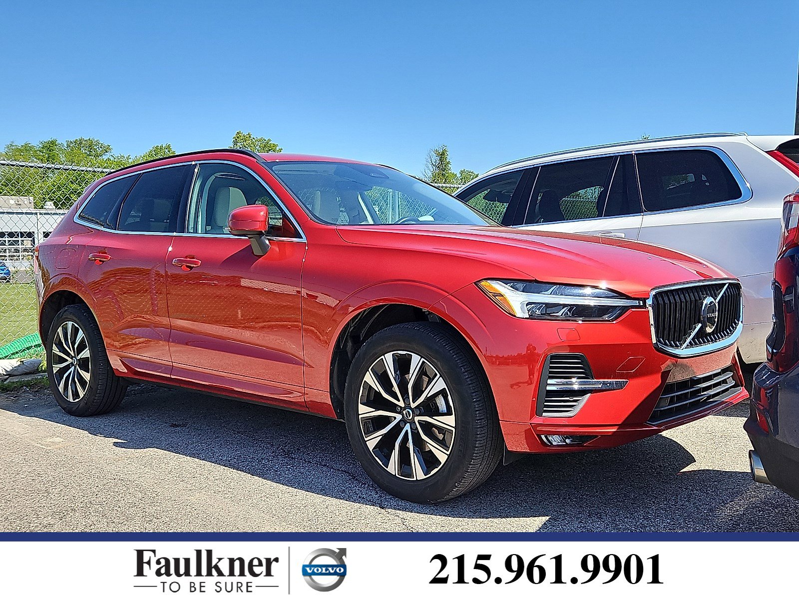 Used 2023 Volvo XC60 B5 Core w/ Climate Package AWD/4WD image 1