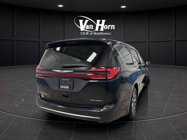 Used 2023 Chrysler Pacifica Touring-L FWD image 7