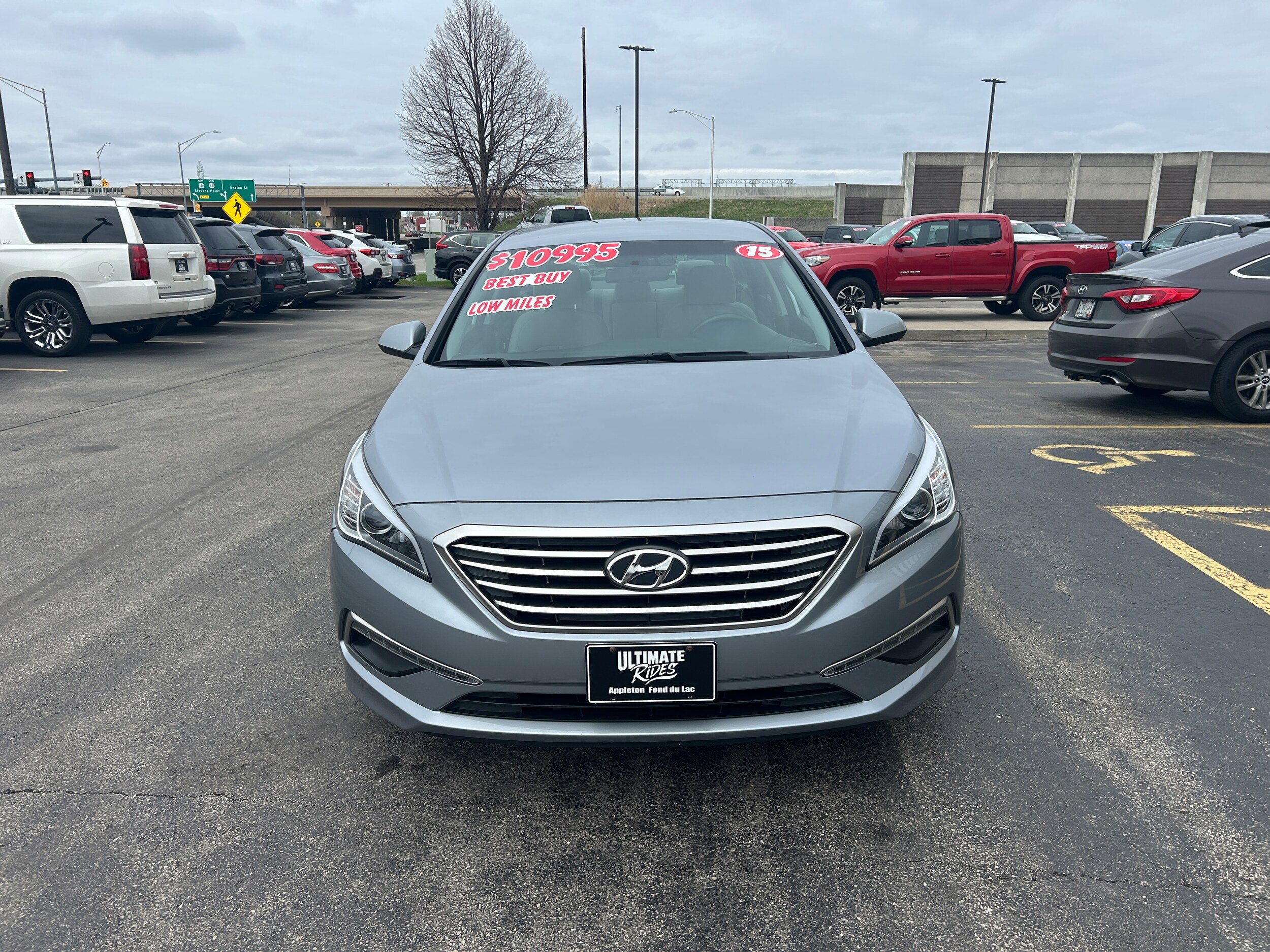 Used 2015 Hyundai Sonata SE FWD image 2