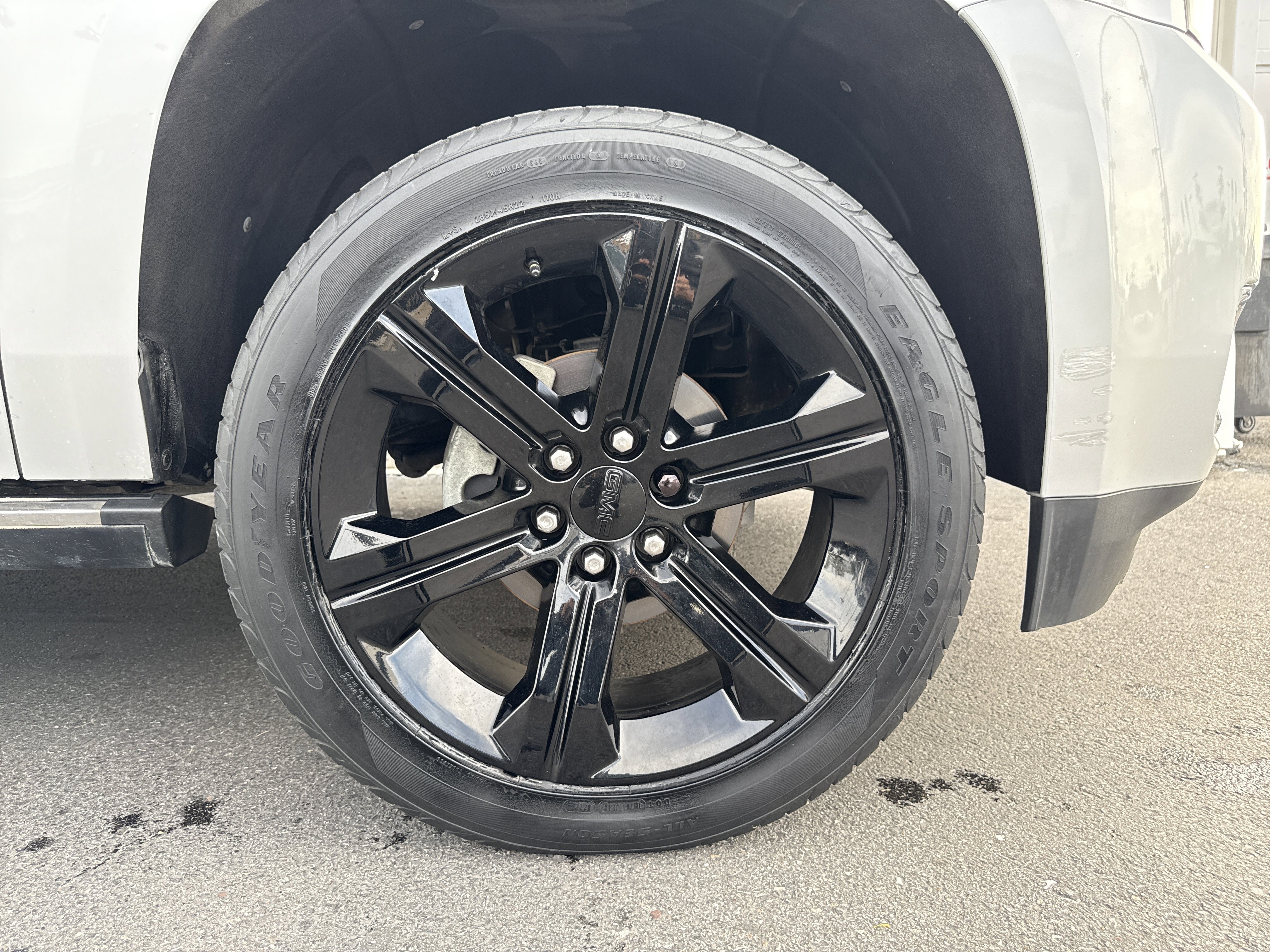 Used 2018 GMC Yukon Denali w/ Open Road Package image 34