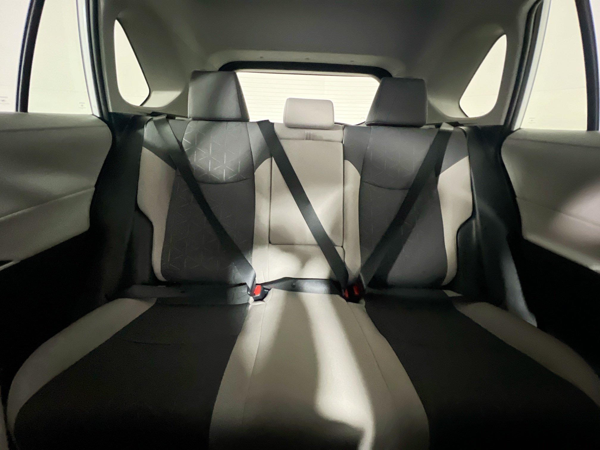 Used 2025 Toyota RAV4 XLE AWD/4WD image 32