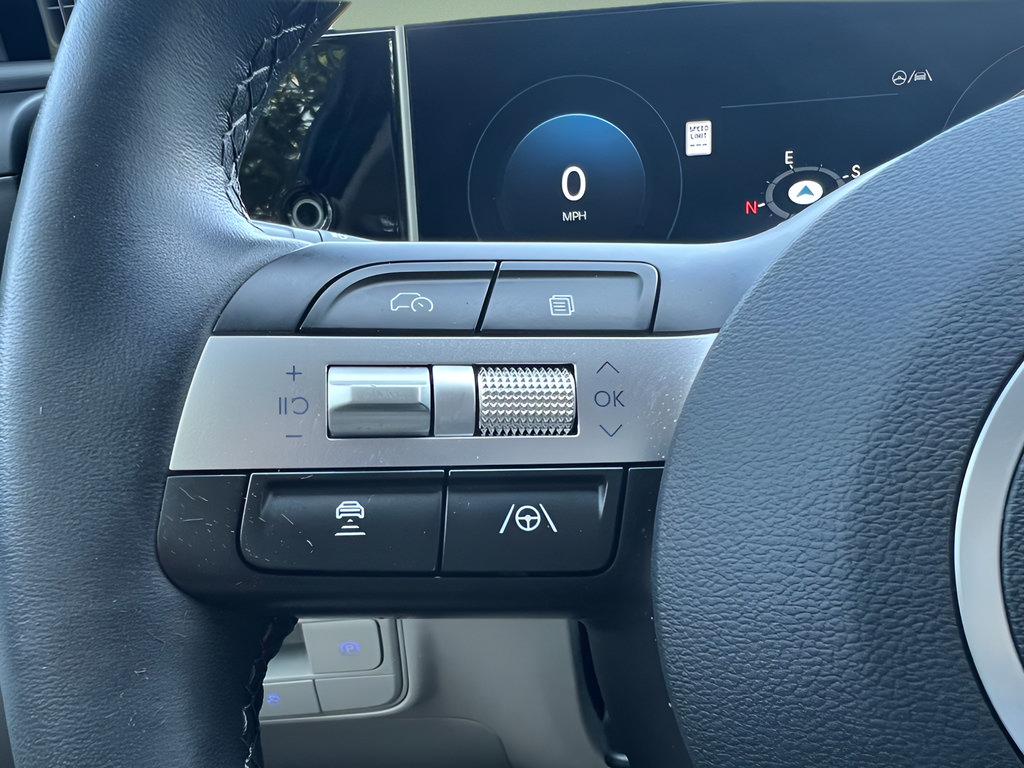 Certified 2025 Hyundai Tucson Limited FWD image 21