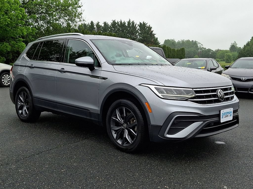 Used 2022 Volkswagen Tiguan SE AWD/4WD image 1
