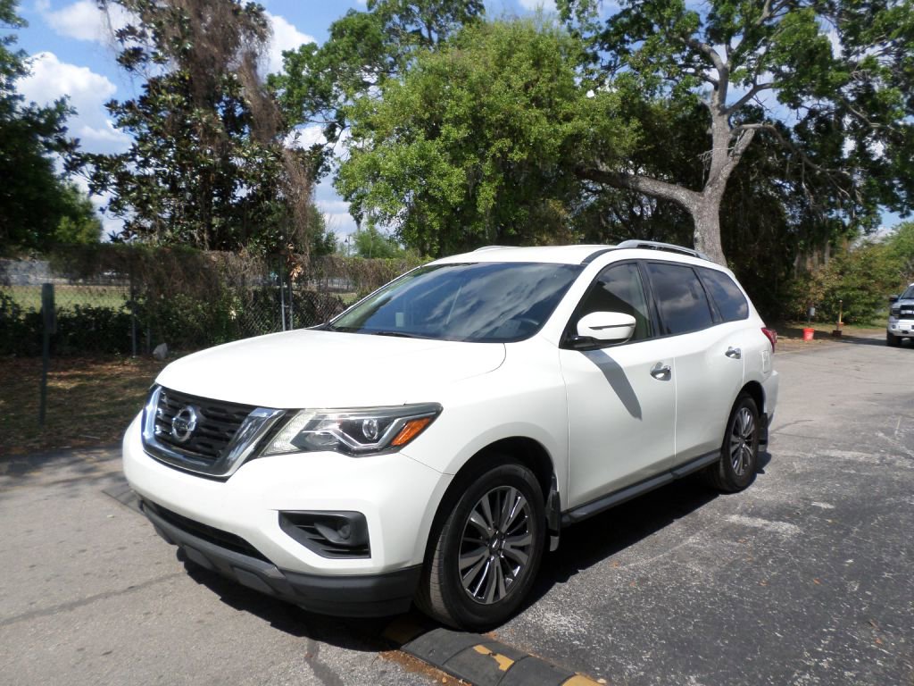 Used 2019 Nissan Pathfinder S image 1