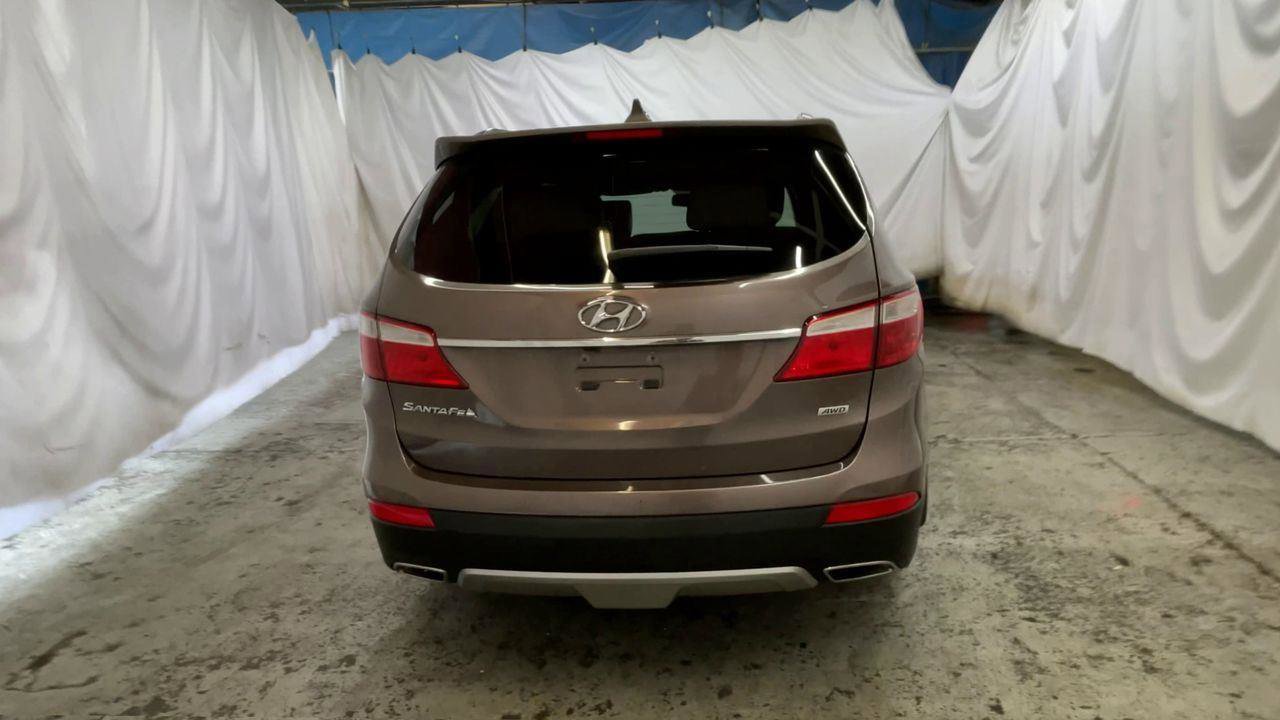 Used 2015 Hyundai Santa Fe GLS w/ Option Group 02 AWD/4WD image 7