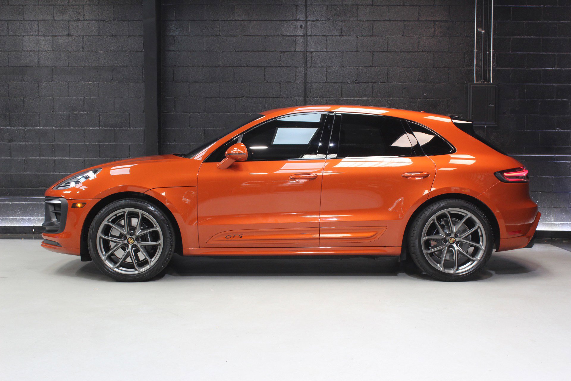 Used 2023 Porsche Macan GTS w/ Premium Package Plus image 3