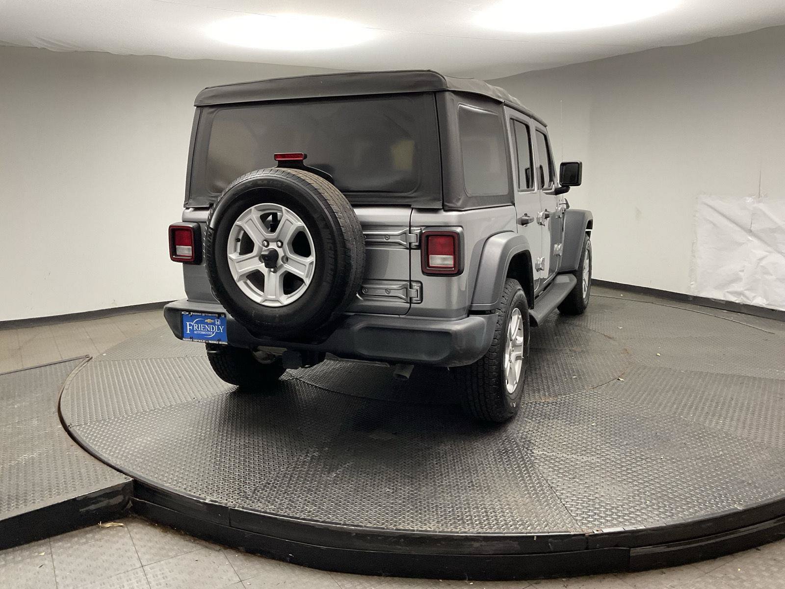 Used 2018 Jeep Wrangler Unlimited Sport S AWD/4WD image 7
