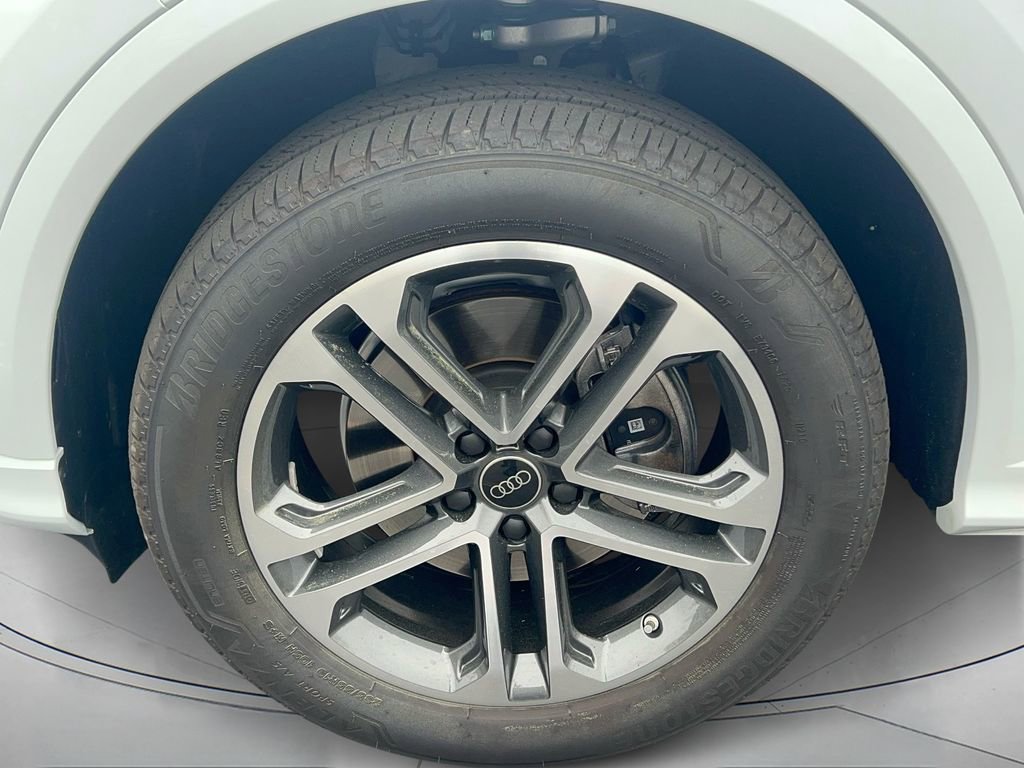 Certified 2025 Audi Q5 Premium image 9