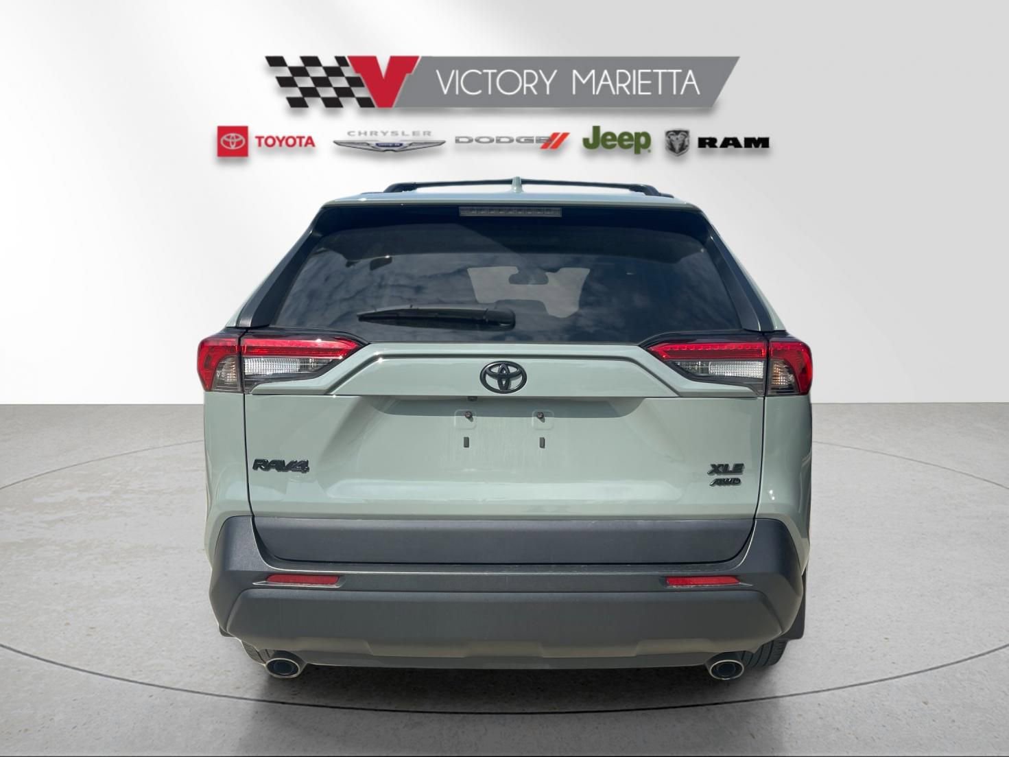 Used 2021 Toyota RAV4 XLE w/ Convenience Package AWD/4WD image 4