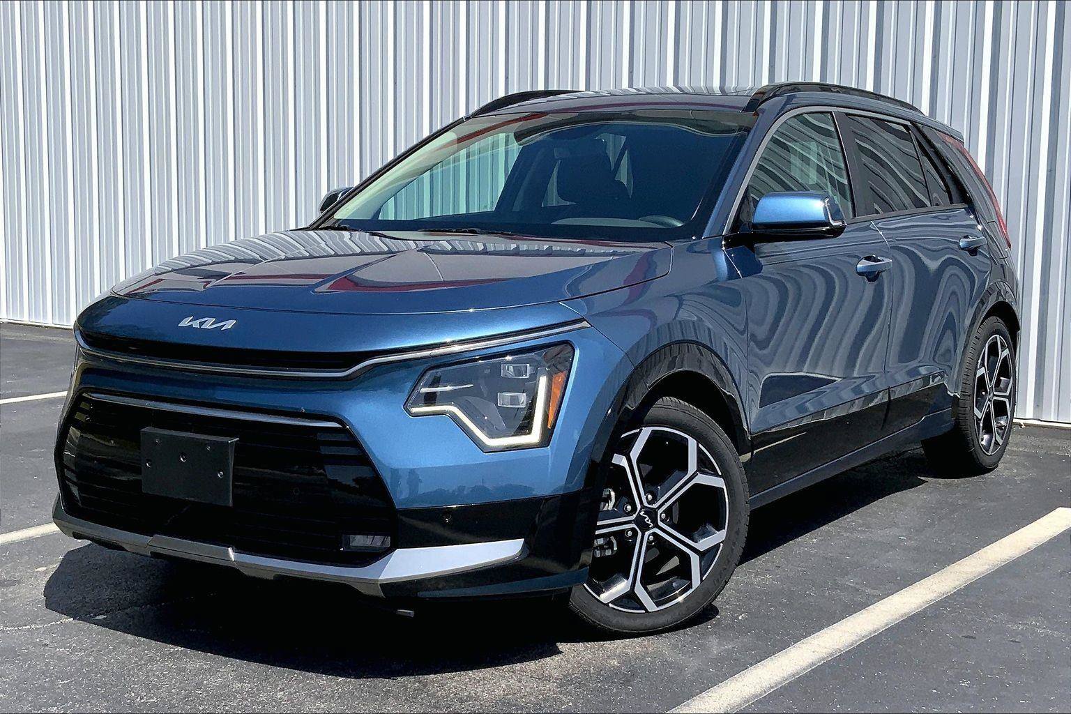 Used 2023 Kia Niro SX Touring