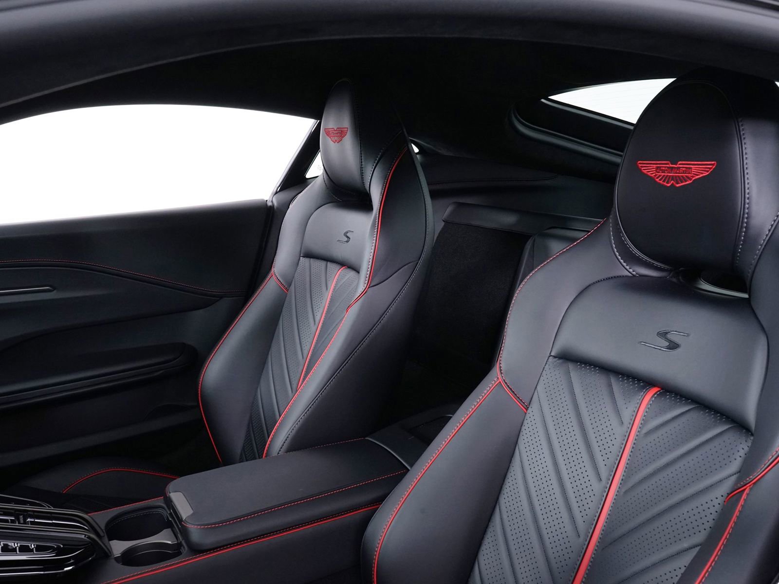 New 2026 Aston Martin V8 Vantage S RWD image 25