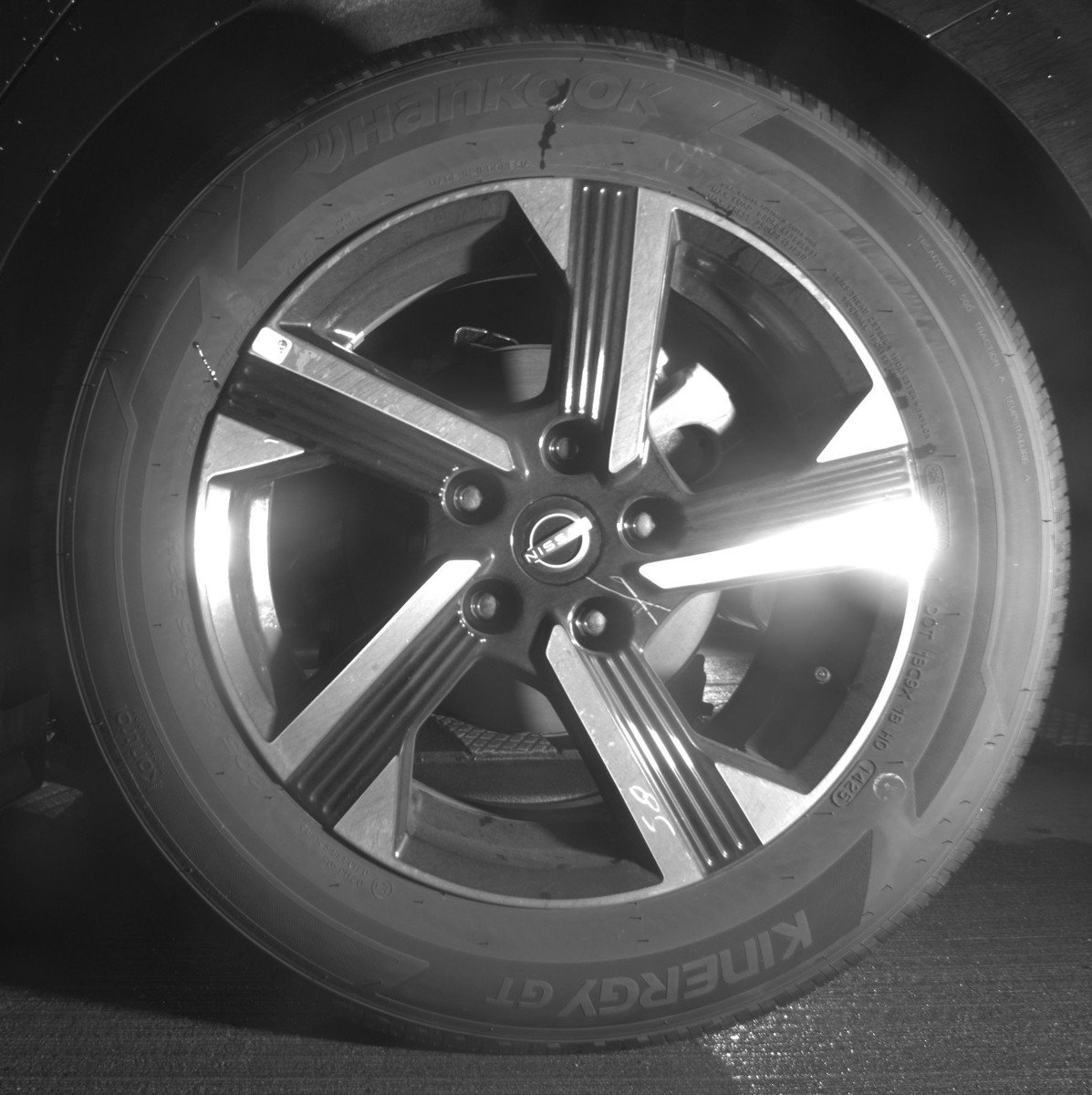 Used 2025 Nissan Sentra SV FWD image 14