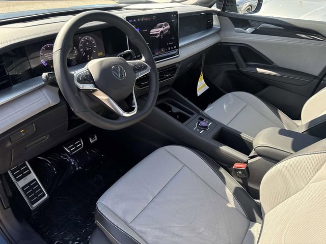New 2026 Volkswagen Tiguan SE R-Line FWD image 13