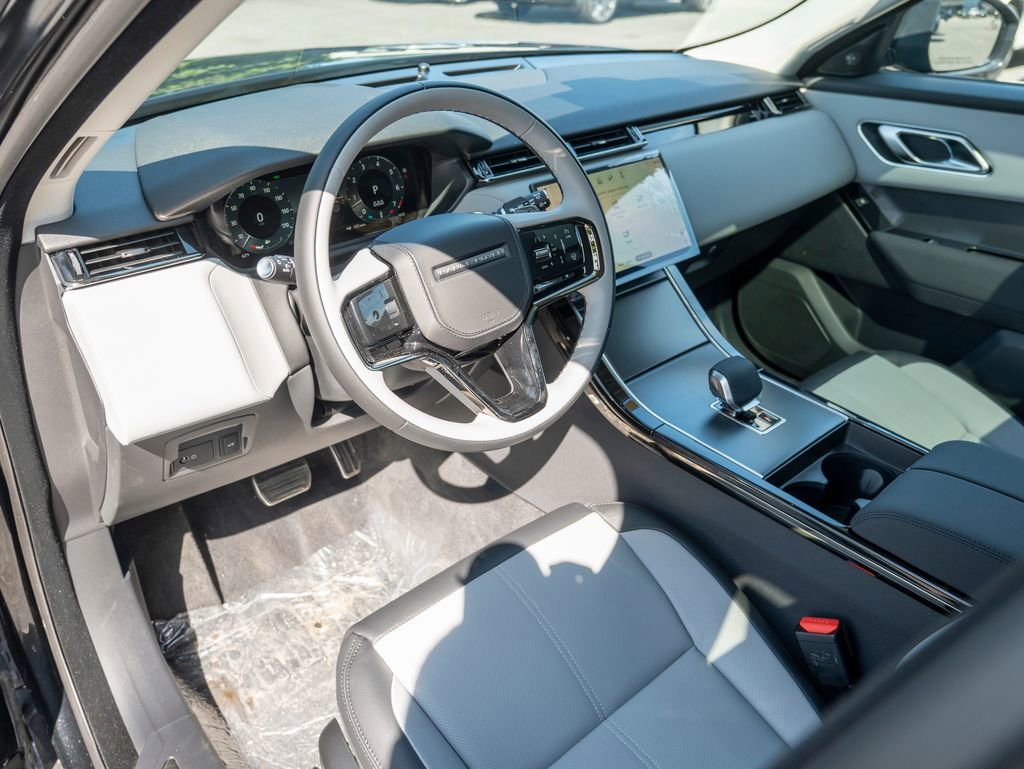 New 2025 Land Rover Range Rover Velar Dynamic SE image 11