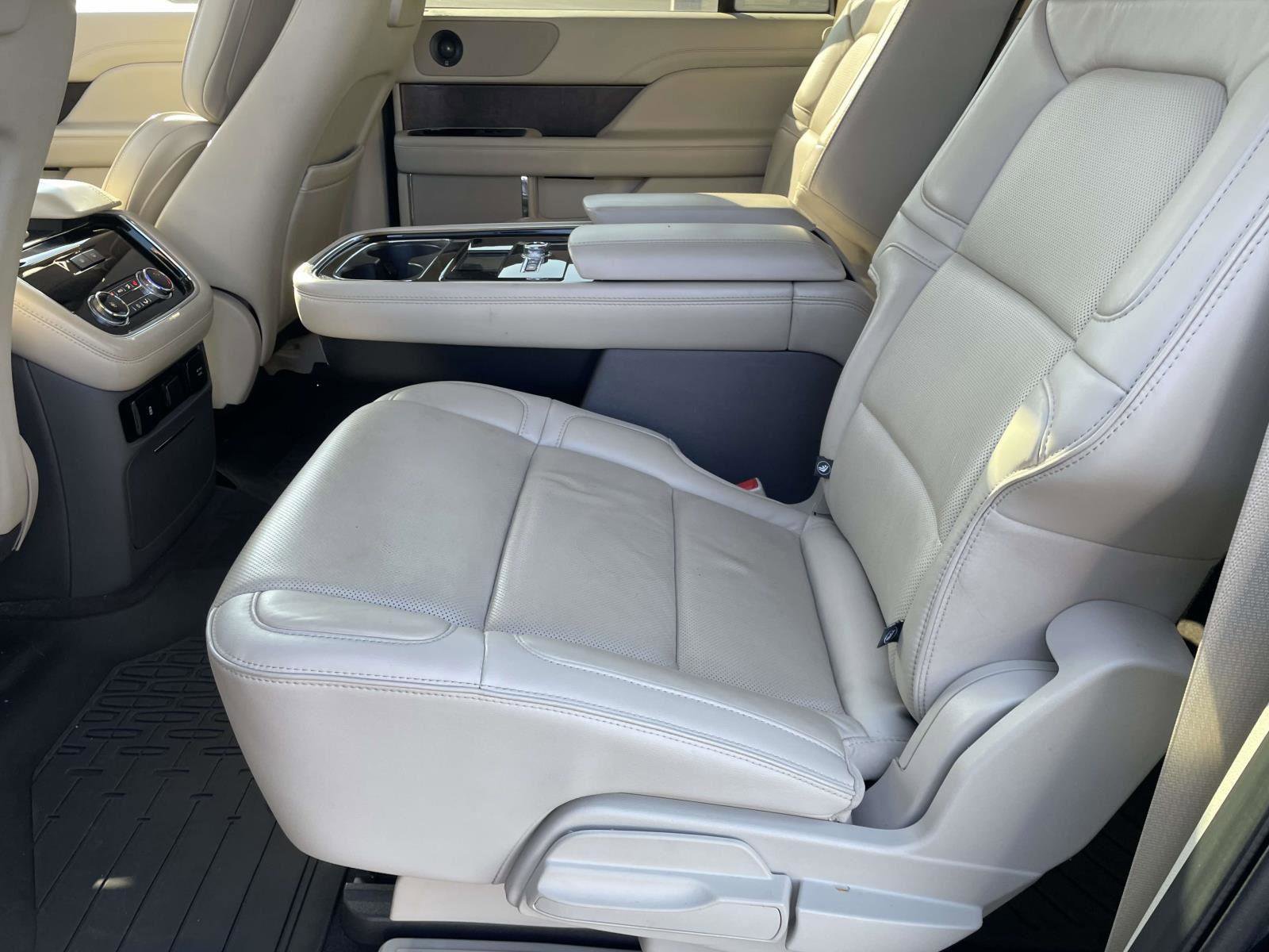 Used 2019 Lincoln Navigator L Reserve w/ Cargo Package AWD/4WD image 5