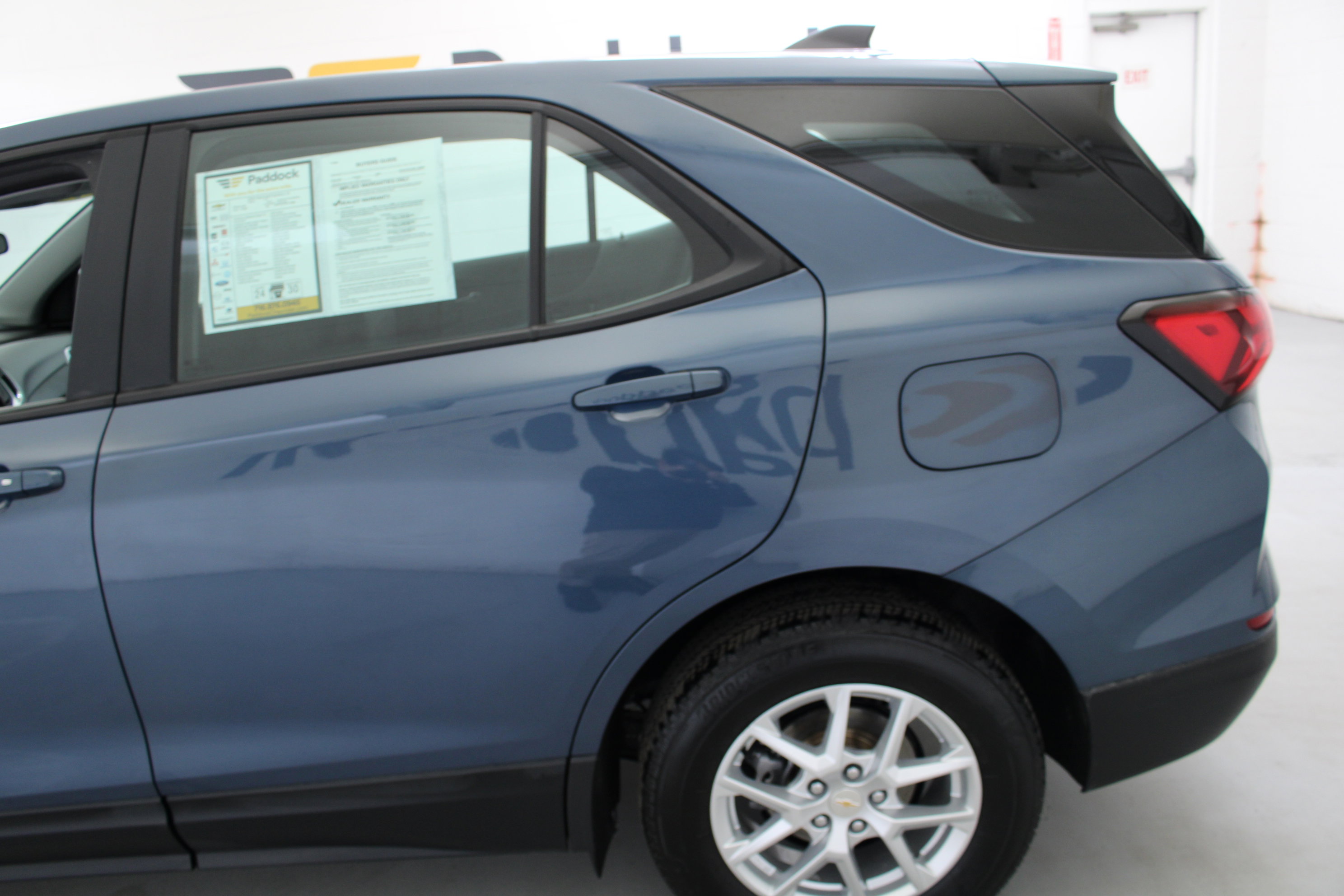 Used 2024 Chevrolet Equinox LS AWD/4WD image 5