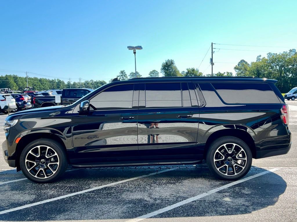 Used 2023 Chevrolet Suburban RST w/ Luxury Package image 9
