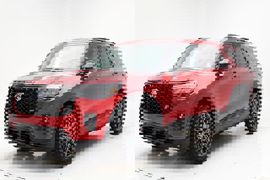 Used 2025 Ford Explorer ST image 6