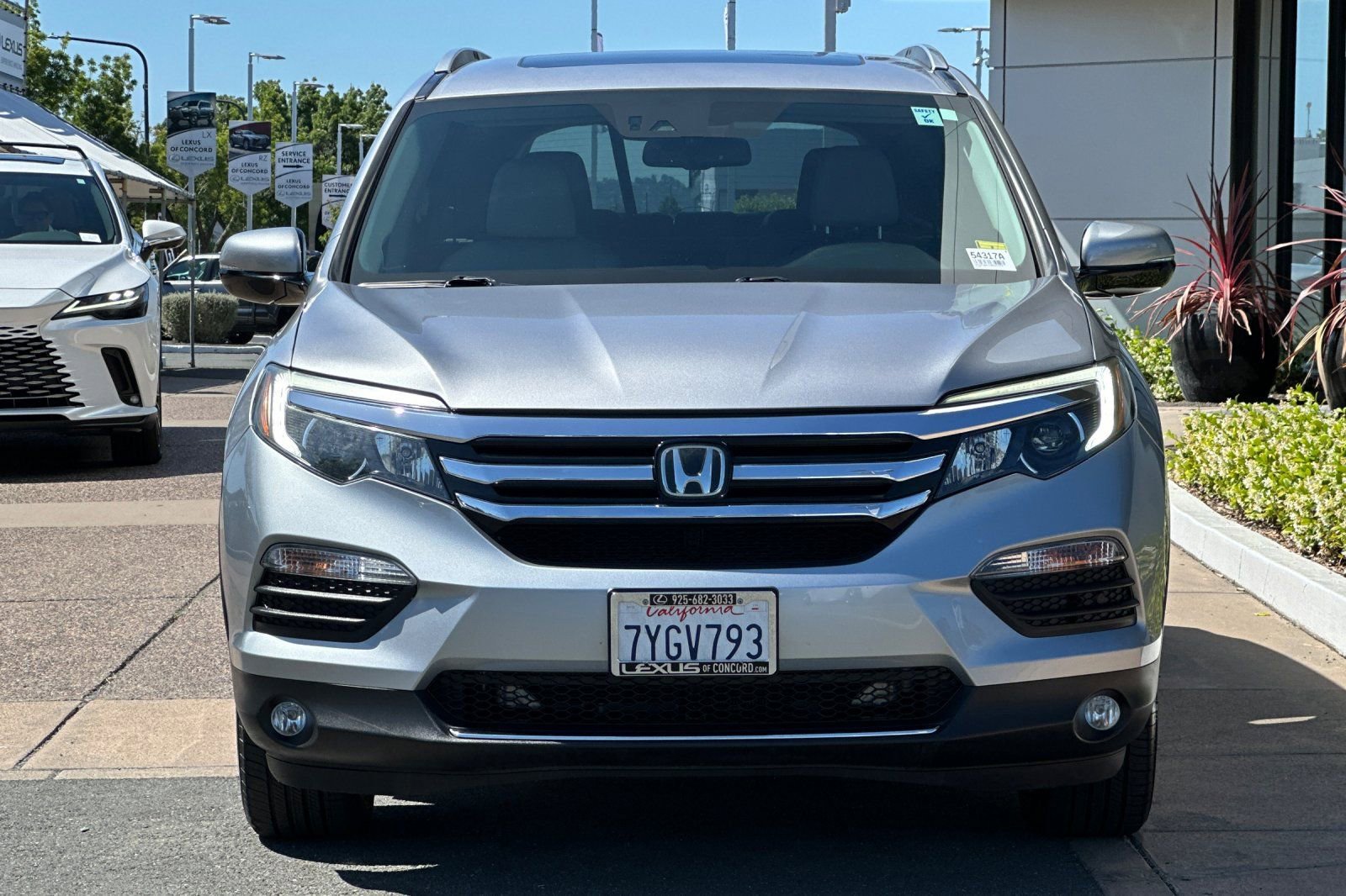 Used 2017 Honda Pilot Elite image 6