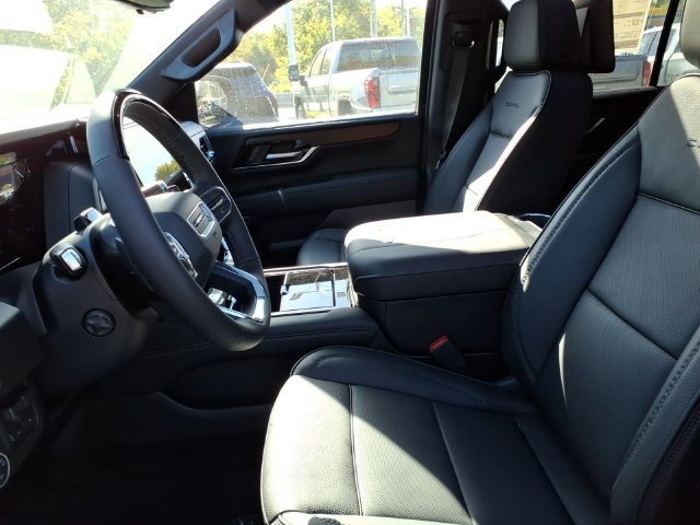 New 2026 GMC Yukon Denali w/ Denali Reserve Package AWD/4WD image 5