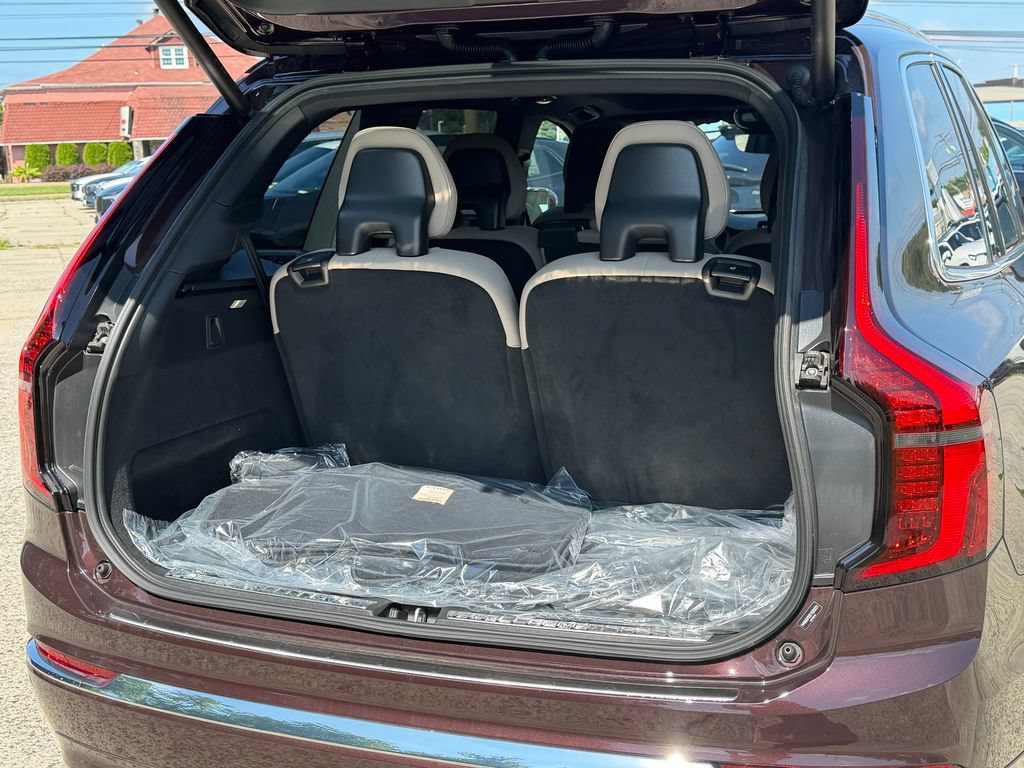 New 2026 Volvo XC90 B6 Plus w/ Protection Package Premier AWD/4WD image 14