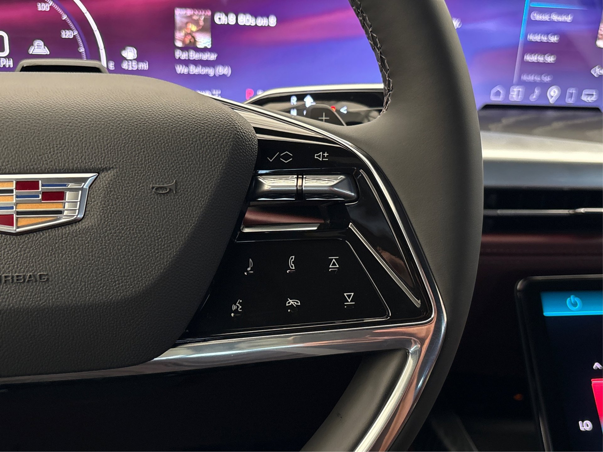 New 2026 Cadillac Escalade ESV Luxury AWD/4WD image 28