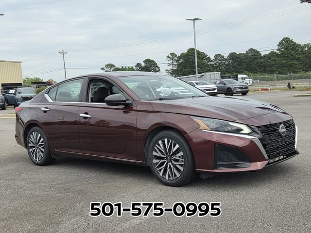 Used 2024 Nissan Altima 2.5 SV FWD image 4