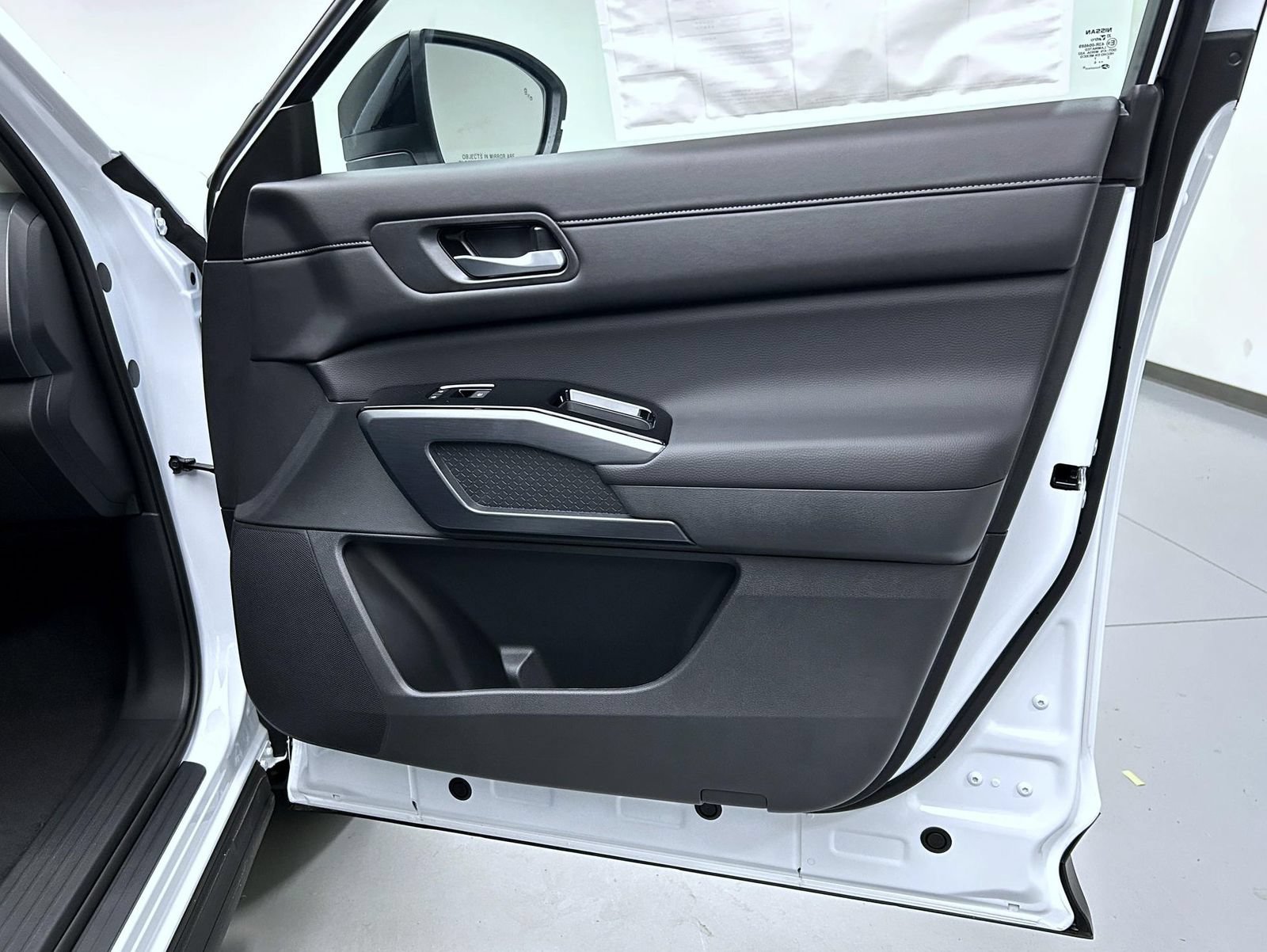 New 2026 Nissan Pathfinder SL AWD/4WD image 16