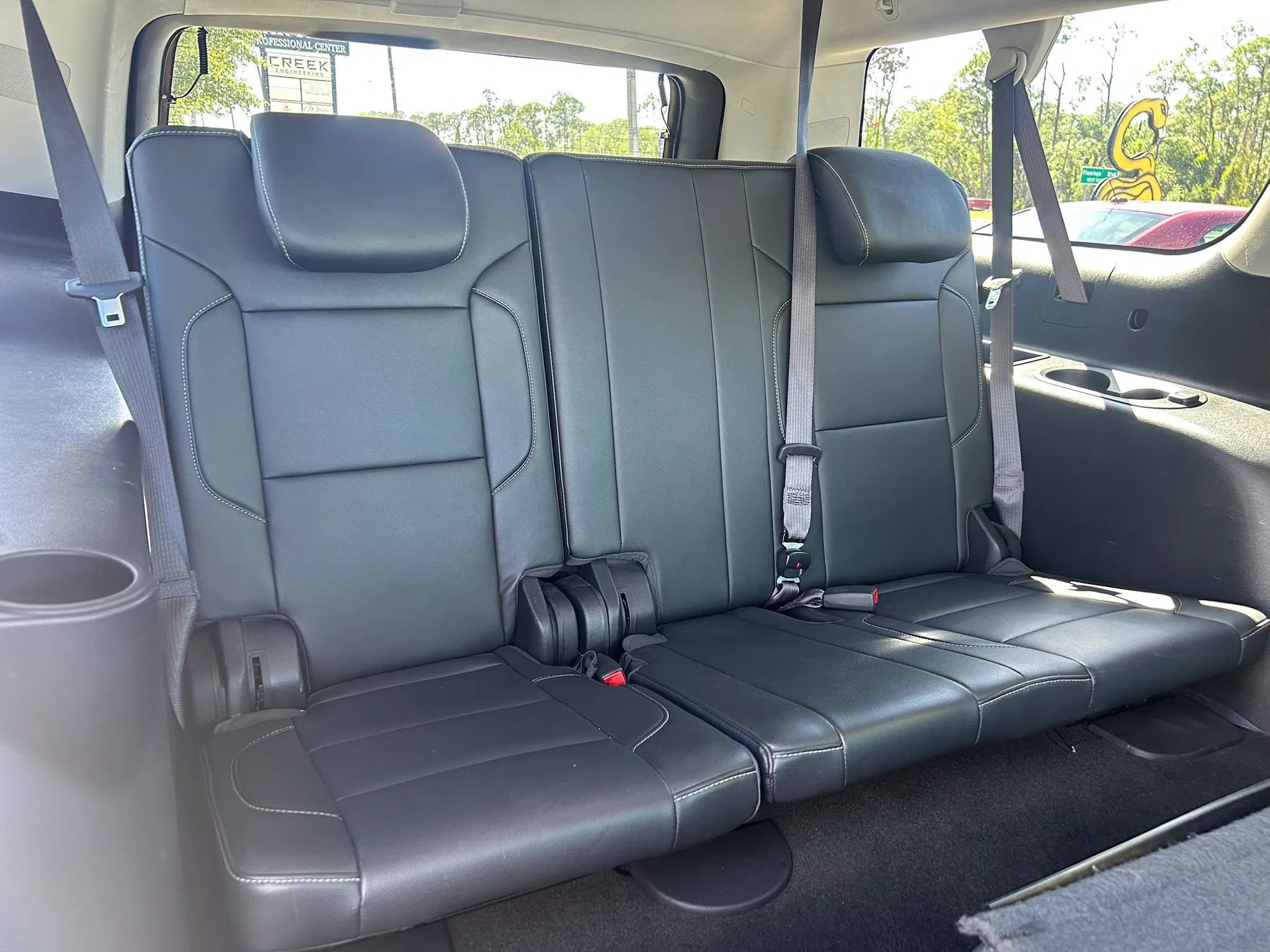 Used 2017 Chevrolet Suburban LT RWD image 15