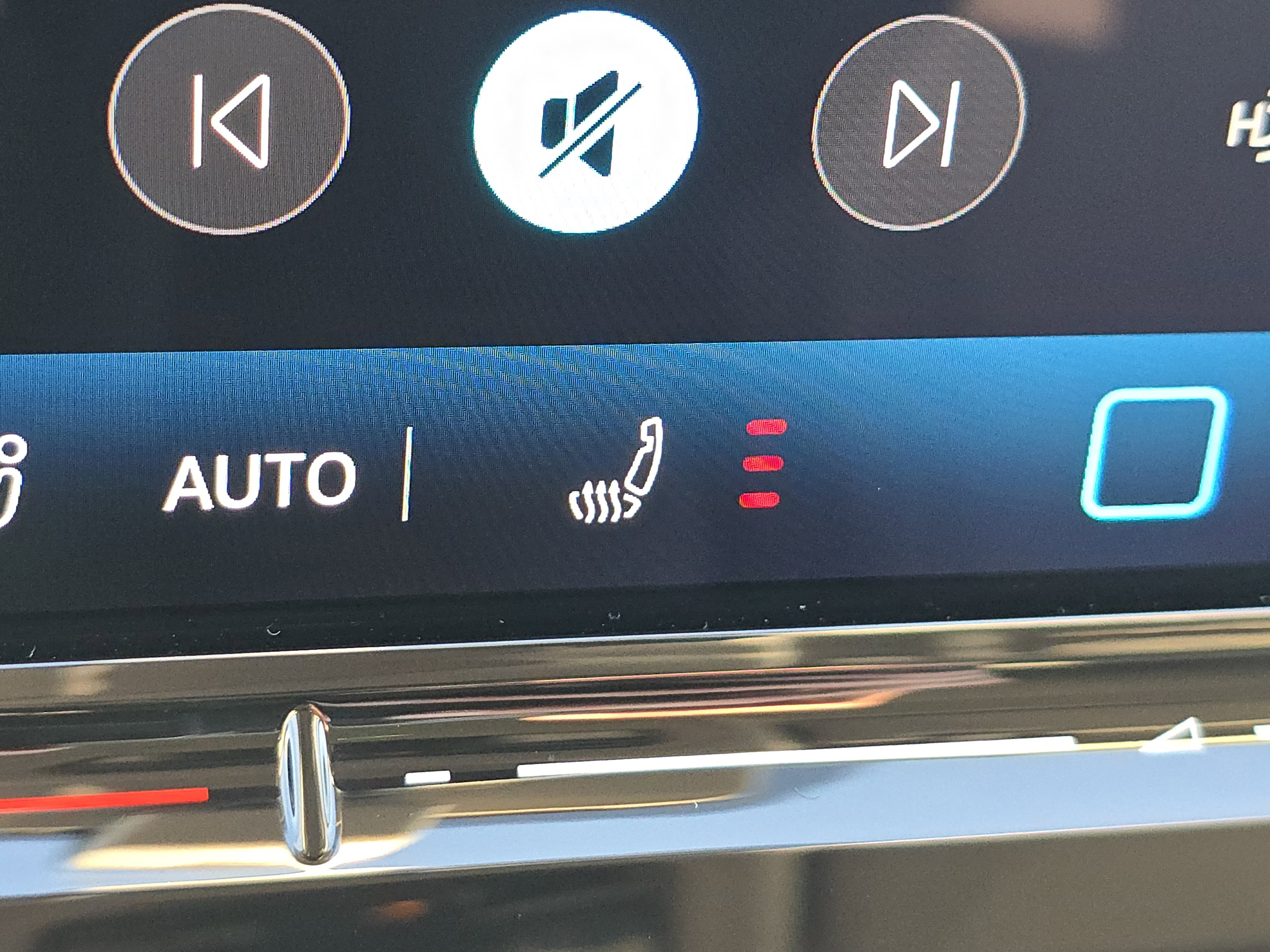 New 2026 Volkswagen Tiguan SE image 11