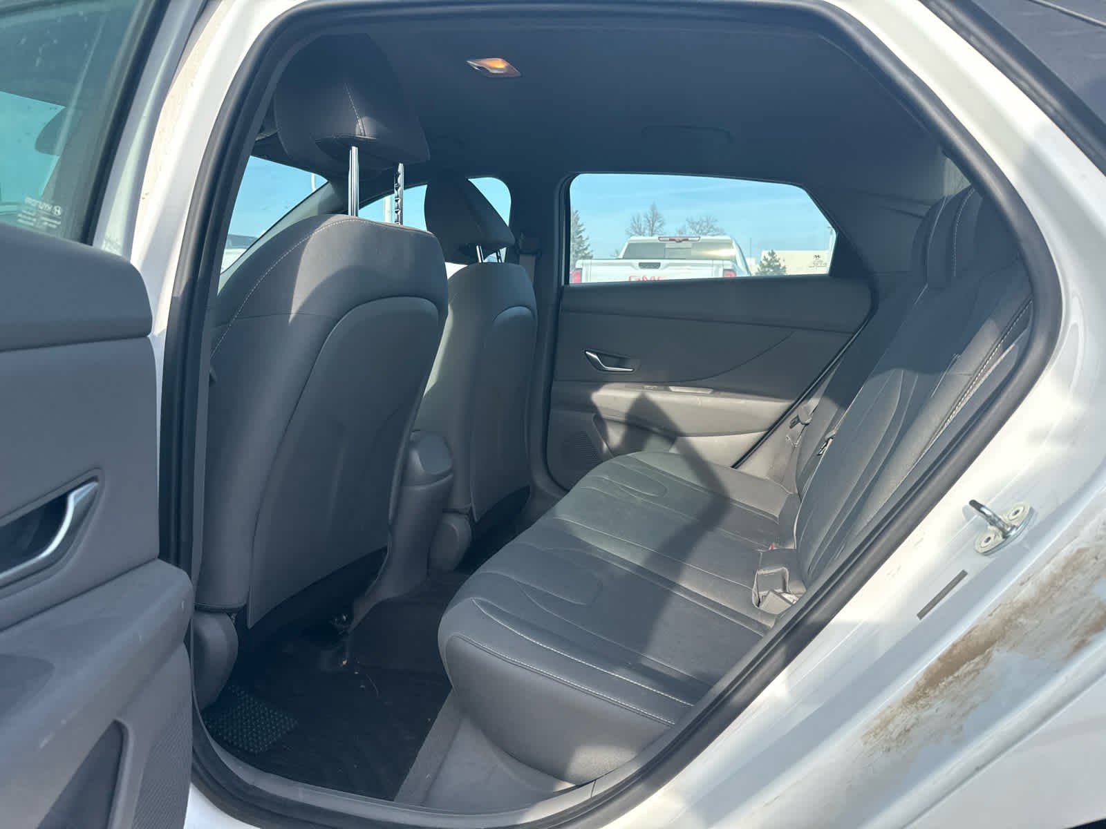 Used 2023 Hyundai Elantra SEL w/ Convenience Package image 6