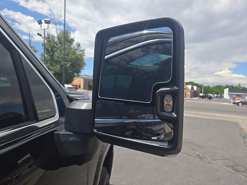 Used 2025 GMC Sierra 3500 Denali Ultimate AWD/4WD image 32
