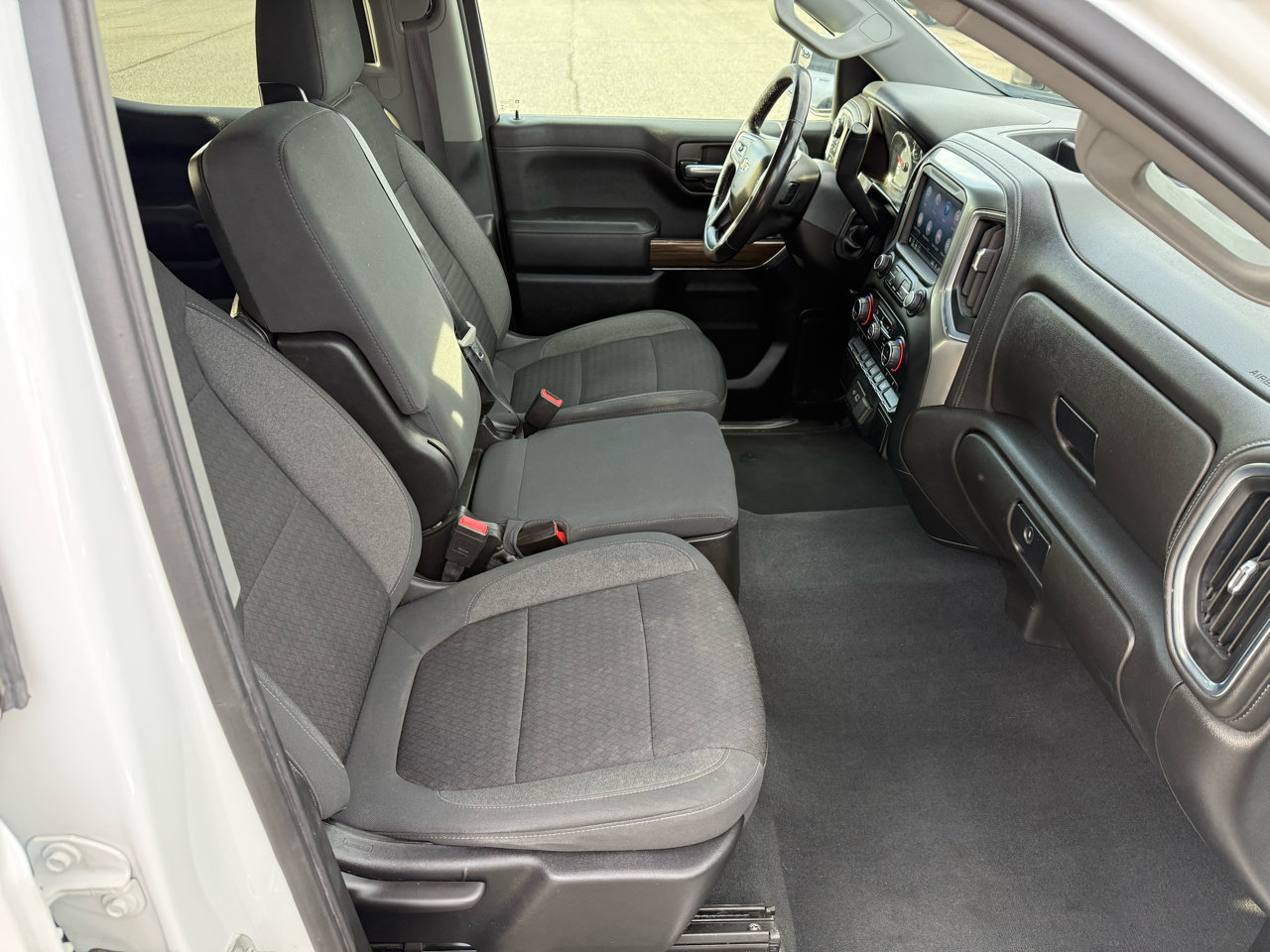 Used 2021 Chevrolet Silverado 1500 LT w/ Bed Protection Package AWD/4WD image 17