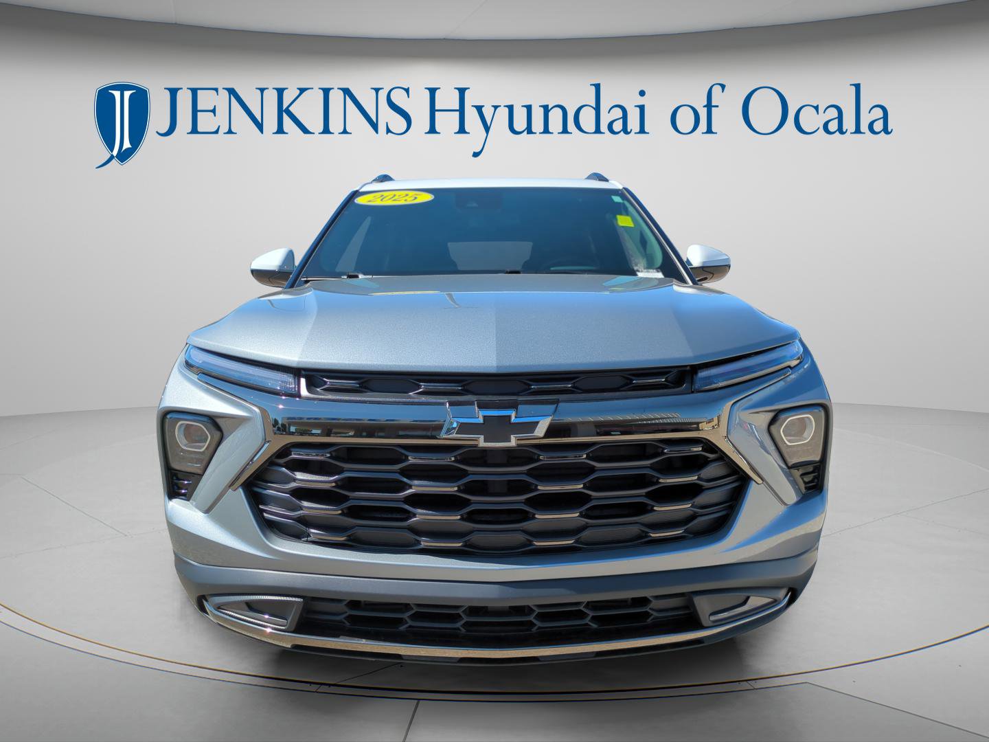 Used 2025 Chevrolet TrailBlazer ACTIV w/ Driver Confidence Package image 2