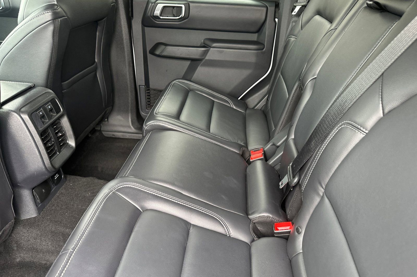 Used 2025 Ford Bronco Outer Banks image 12