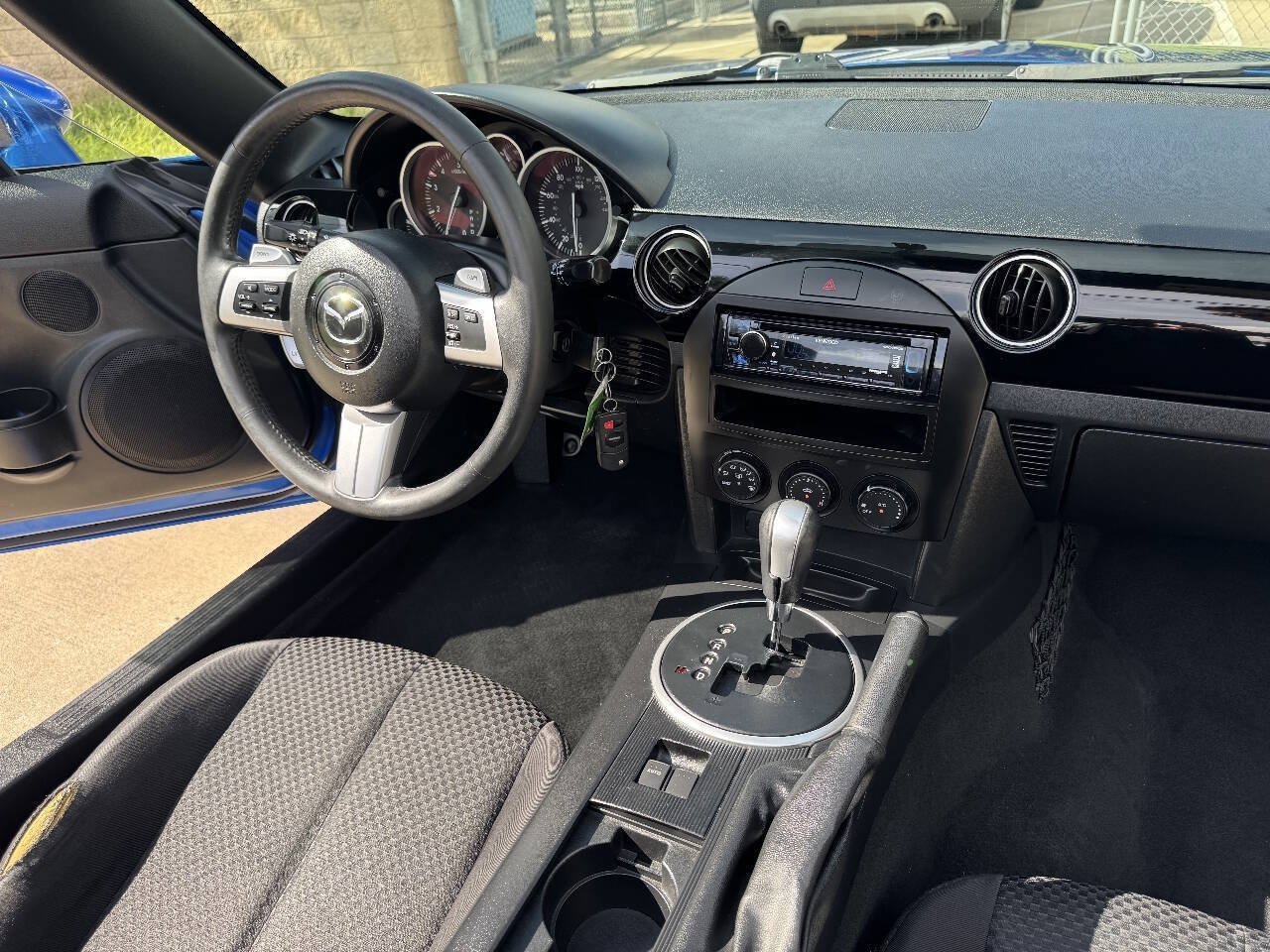 Used 2006 MAZDA MX-5 Miata Sport w/ Appearance Pkg RWD image 22