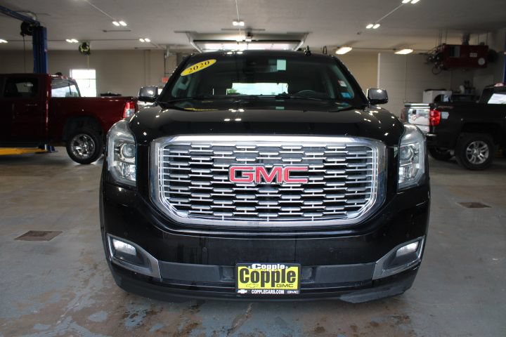 Used 2020 GMC Yukon Denali w/ Denali Ultimate Black Edition AWD/4WD image 2