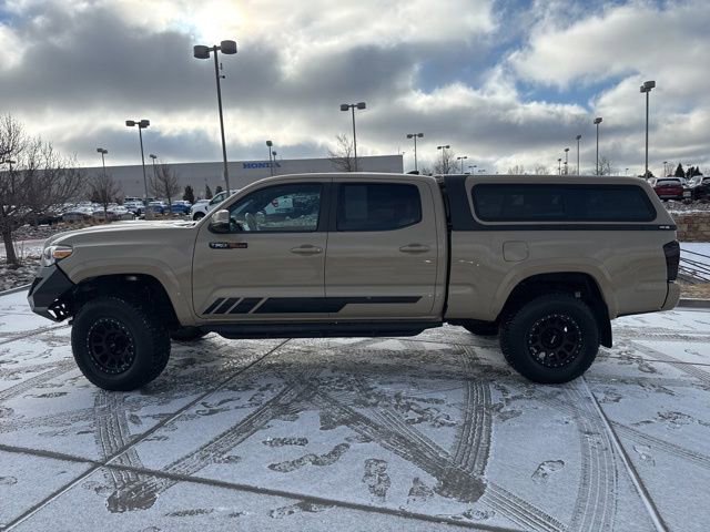 Used 2017 Toyota Tacoma TRD Sport w/ Tow Package image 4