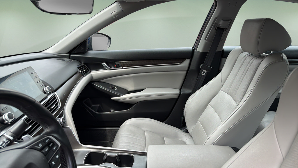 Used 2019 Honda Accord Touring image 13