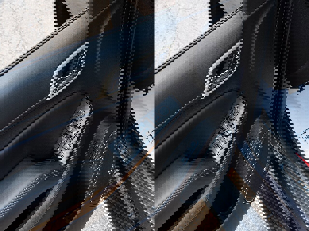 Used 2018 GMC Yukon Denali w/ Denali Ultimate Package image 15