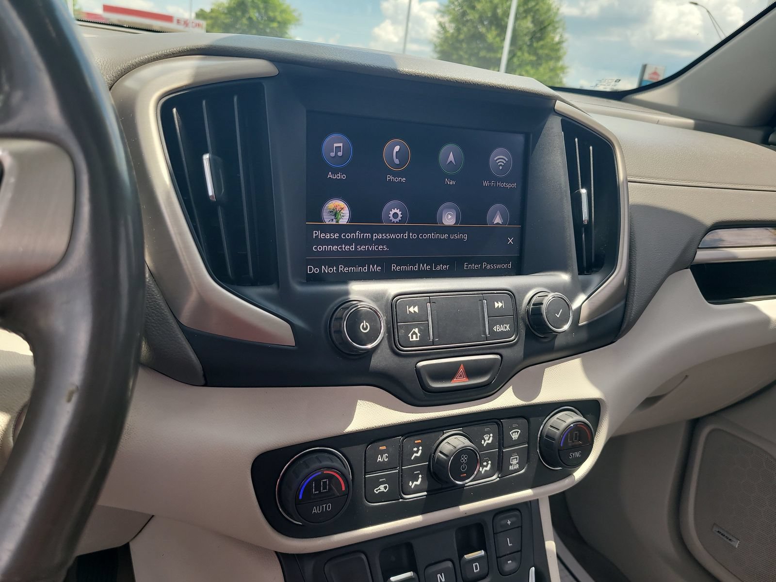 Used 2020 GMC Terrain Denali w/ Denali Premium Package FWD image 18
