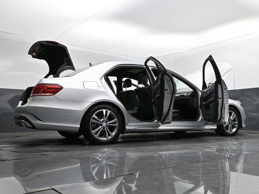 Used 2014 Mercedes-Benz E 250 BlueTEC Sedan image 35