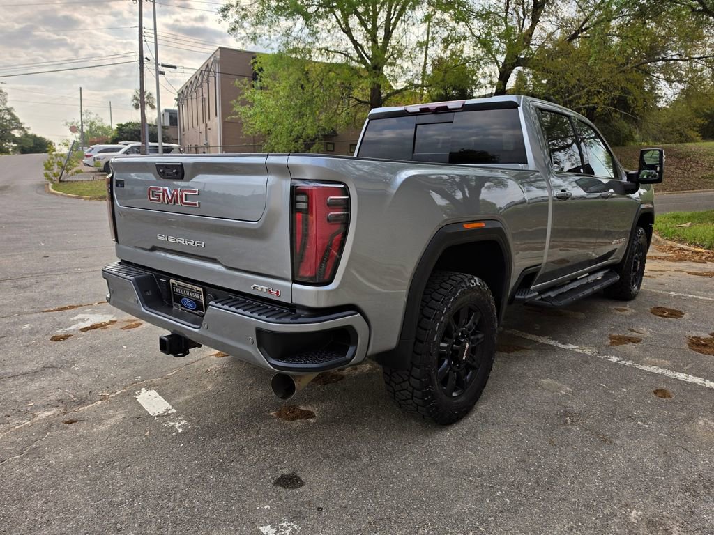 Used 2024 GMC Sierra 2500 AT4 w/ AT4 Preferred Package image 3