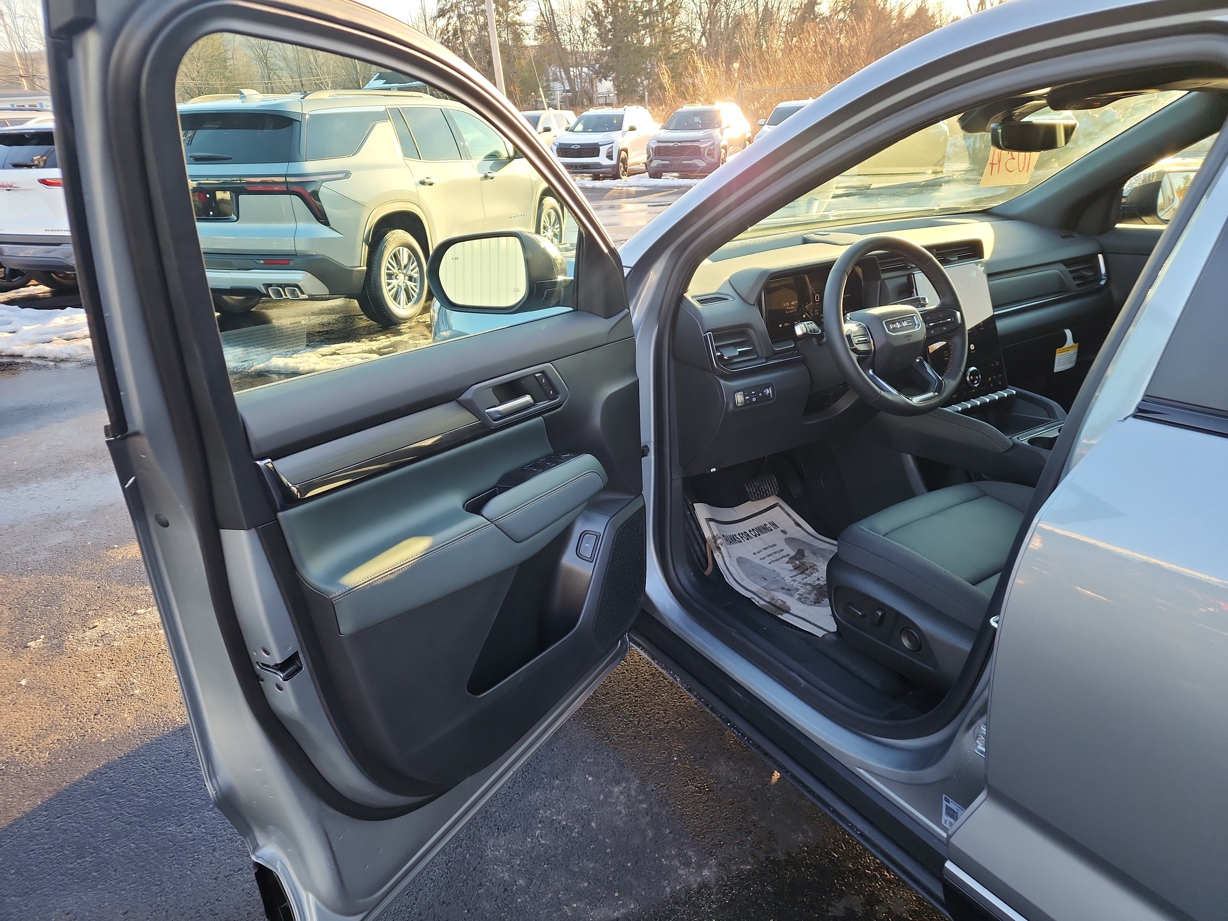 New 2026 GMC Terrain AT4 w/ Technology Package II AWD/4WD image 10