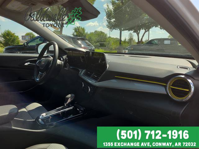 Used 2024 Chevrolet Trax LT w/ Driver Confidence Package FWD image 19