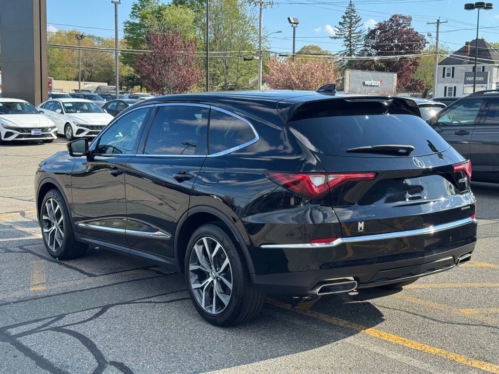 Used 2023 Acura MDX w/ Technology Package AWD/4WD image 3