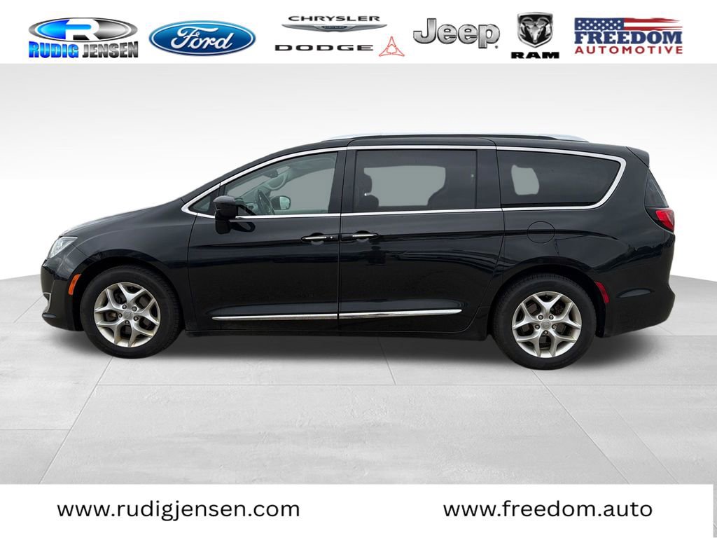 Used 2018 Chrysler Pacifica Touring-L Plus FWD video 2