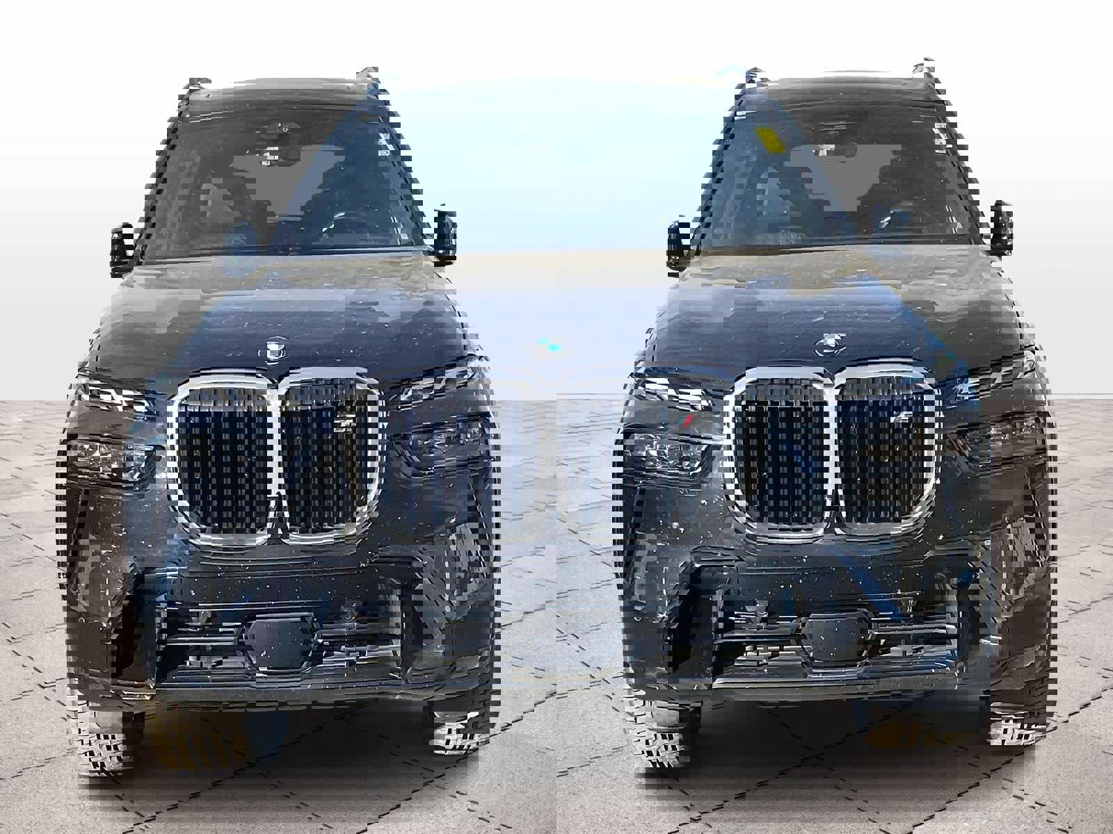 Used 2024 BMW X7 M60i w/ Executive Package image 3